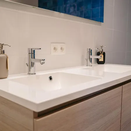 New Sunny With 2 Large Terraces