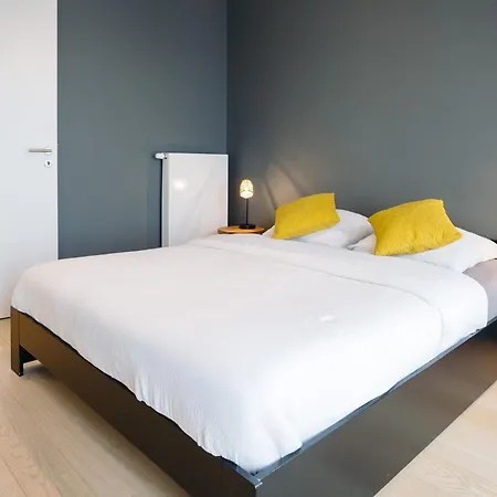 New Sunny With 2 Large Terraces