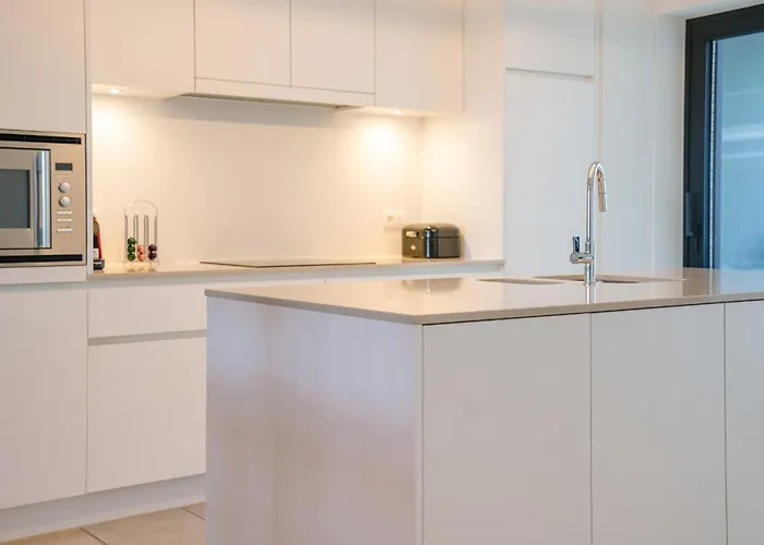 New Sunny With 2 Large Terraces